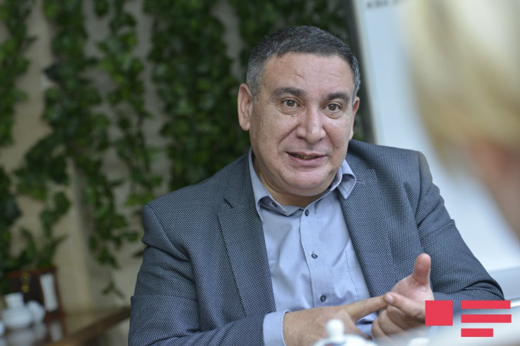 <span style="color:red;">Rəşad Məcid:  "Hər bir qəzetin taleyinə şora bükülmək yazılır..." – <span style="color:red;">"50+" LAYİHƏSİ 