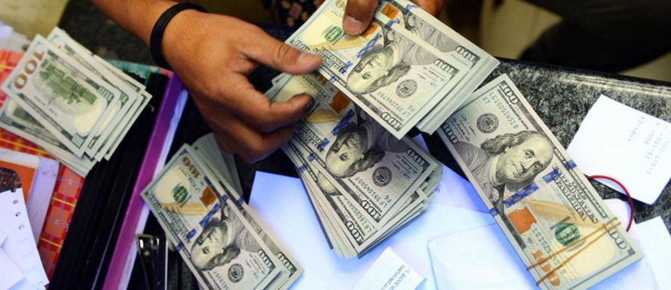 [b]Ölkədə dollarlaşma azalır[/b]