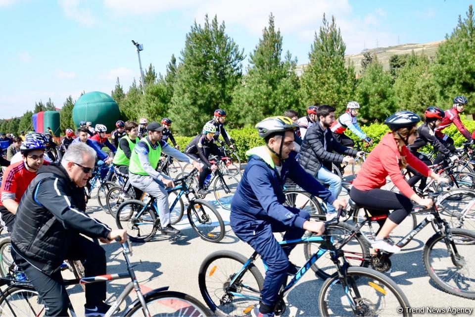 “Az avtomobil, çox həyat” devizi altında veloyürüş keçirilib