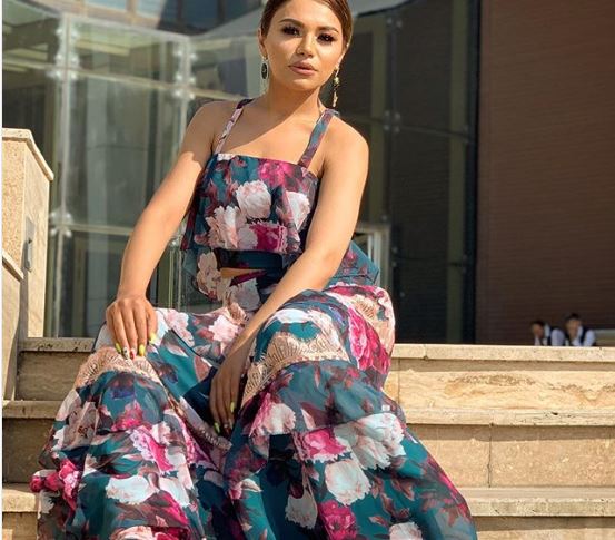 Azərbaycanlı müğənnidən atmacalı sözlər: <span style="color:red;">üst-üstə qoyub ucaldım... 