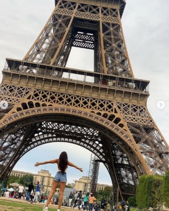 Pərvin Parisdə - <span style="color:red;">FOTOLAR 