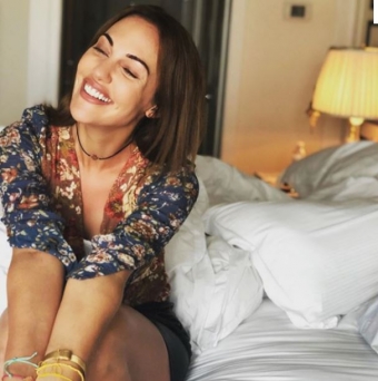 Aktrisanın oteldə çəkdirdiyi foto gündəm oldu