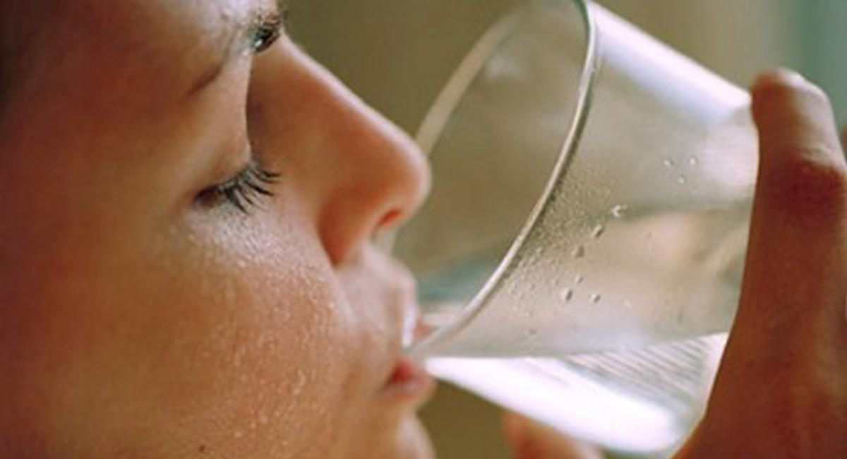 Azərbaycanda qəribə olay: <span style="color:red;">su içib zəhərləndi 