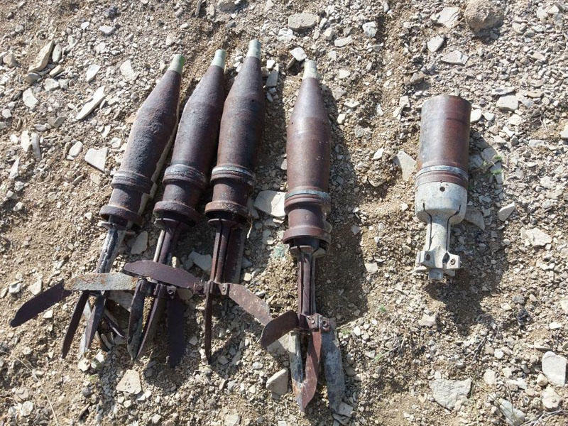 Müşfiq qəsəbəsində 4 mərmi tapıldı