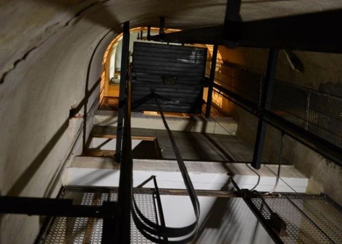 Bakıda FACİƏ: qarovulçu şaxtaya düşüb öldü