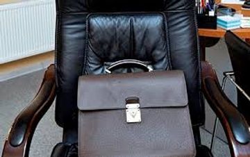 Vəzifəli şəxsin əmlakına həbs qoyuldu - SƏBƏB 