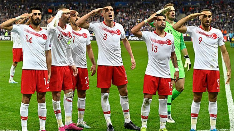 Türkiyə futbolçularının əsgər salamı ilə bağlı qərar AÇIQLANDI