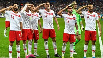 Türkiyə futbolçularının əsgər salamı ilə bağlı qərar AÇIQLANDI