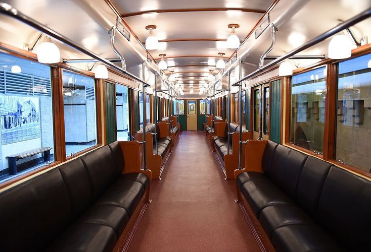 Metronun Yeni il sürprizləri: retro qatar, hədiyyələr...