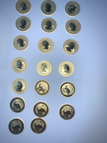 Ölkəyə qanunsuz şəkildə qızıl məmulatları keçirmək istədilər