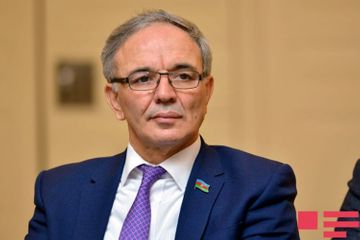 "Bütün  çatışmazlıqlarına baxmayaraq, Azərbaycan mediası... " - Əflatun Amaşov 