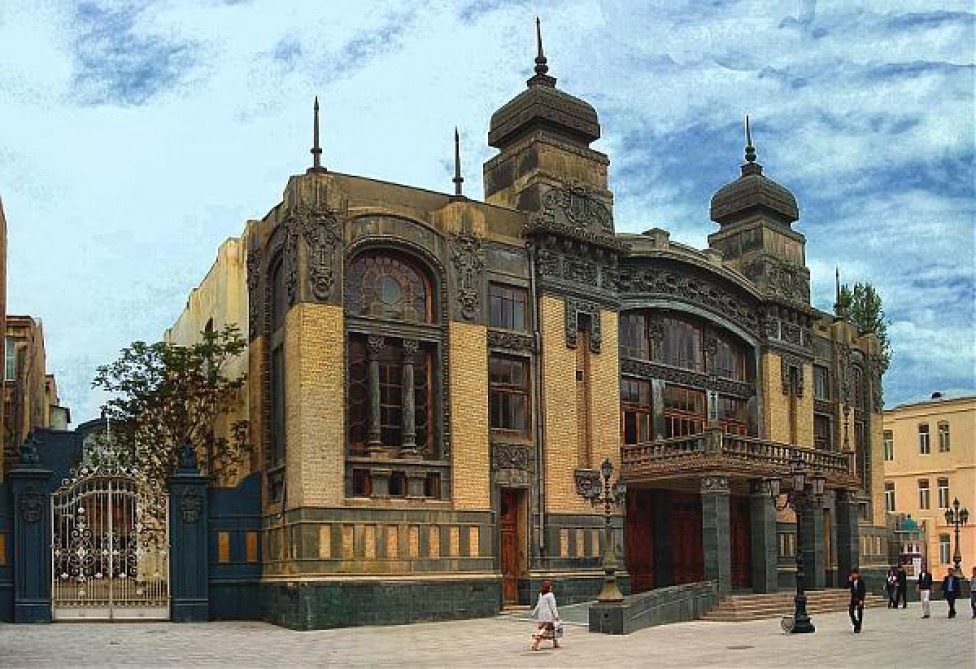 Operada “Kənd namusu”