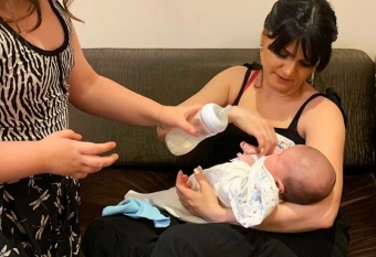 Natavan Həbibi oğlu ilə şəklini yaydı - <span style="color:red;">FOTO 