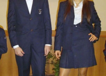 Məktəbli forması geyinən ofis işçiləri - <span style="color:red;">BTE-dən qəribə açıqlama 