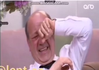 <b>Əli Mirəliyev xalq artistinin qarşısında <span style="color:red;">DİZ ÇÖKDÜ  - <span style="color:red;">VİDEO</b> 