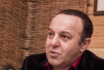 <b>Elariz Amerikada bu qiymətə mahnı oxuyur - <span style="color:red;">FOTO</b> 