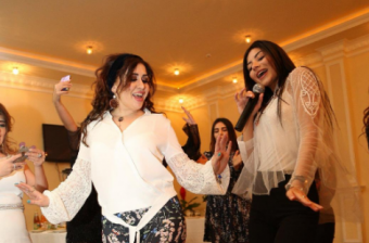 <b>Fatimə "ailə dağıtdığı" deyilən Ayselə<span style="color:red;"> DƏSTƏK ÇIXDI</b> 