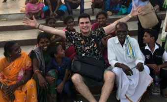 [b]Nadir Qafarzadə Hindistanda NƏLƏR YAZDI? - FOTOLAR[/b]