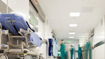 Özünü məktəbin 2-ci mərtəbəsindən atan şagirddən <span style="color:red;">YENİ XƏBƏR 