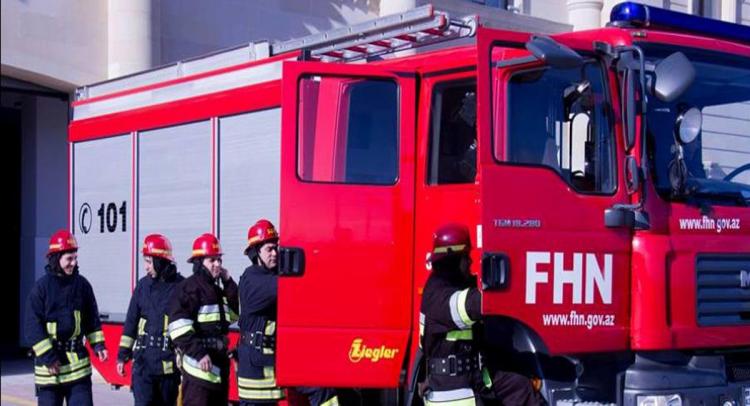 <b>Bakıda mikroavtobus yandı</b>