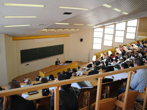 Ali məktəblərdə dövlət sifarişli yerlərin sayı artırıldı