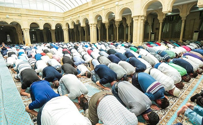 Bayram namazını niyə eyni saatda qılmırıq? - <span style="color:red;">QMİ-dən AÇIQLAMA 