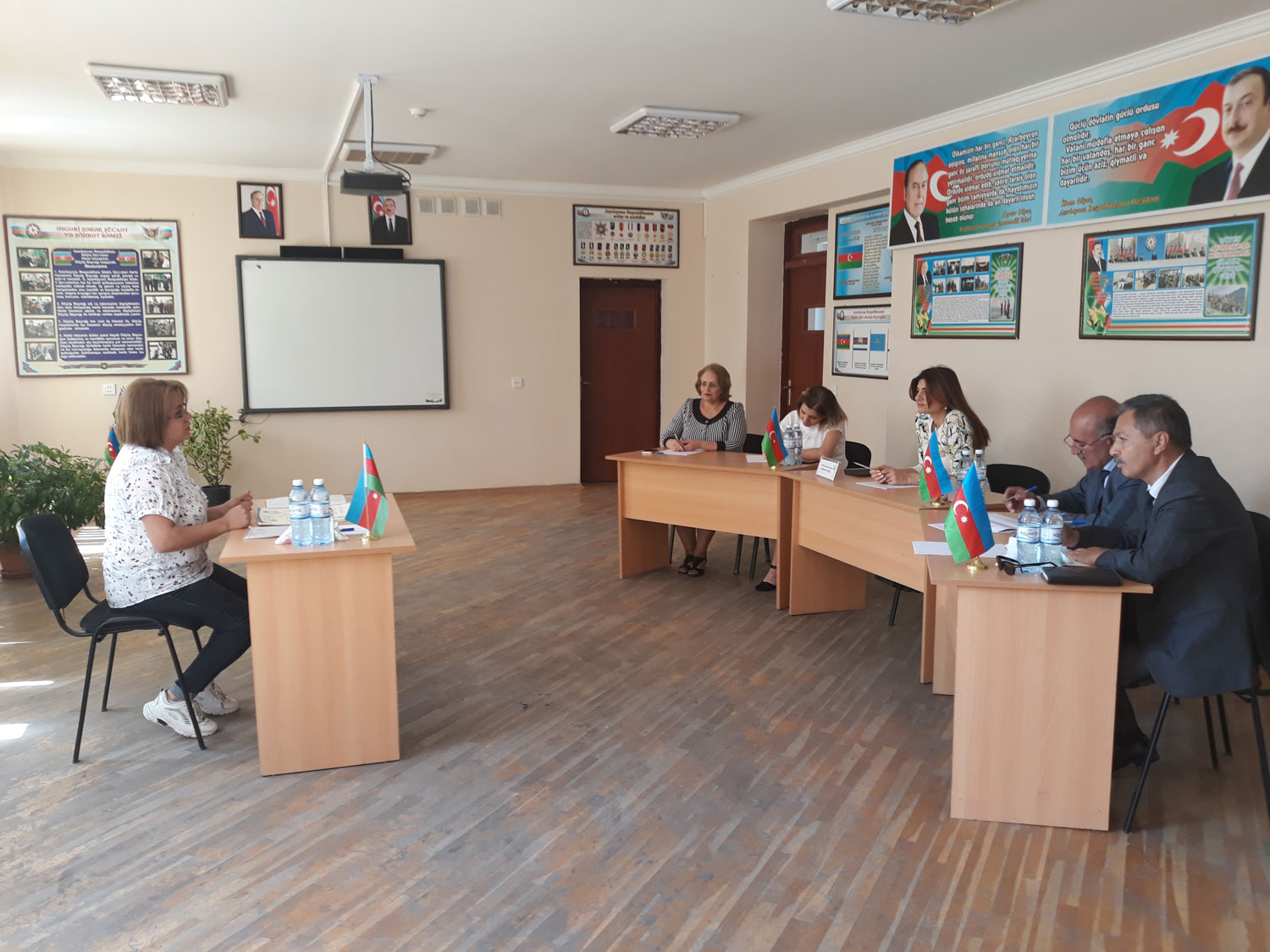 Təhsil İdarəsi səyyar qəbul keçirdi