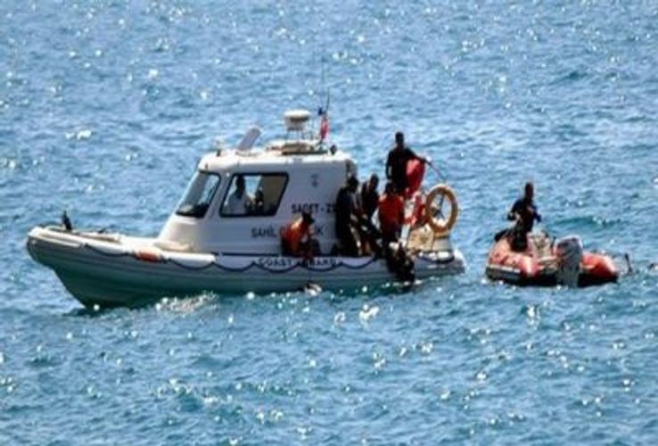 FHN dənizdə köməksiz qalan balıqçıları xilas etdi