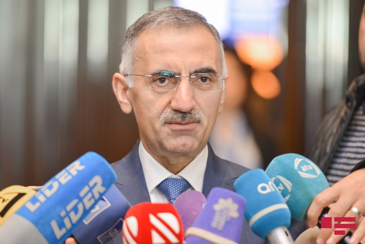 Nazir müavini mobil şəbəkələrdə yaranan problemlə bağlı operatorları qınadı