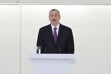 İlham Əliyev neftçiləri təbrik etdi