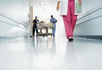 Müxalifətçi fəalın qızı ilə bağlı qalmaqala baş həkimdən MÜNASİBƏT