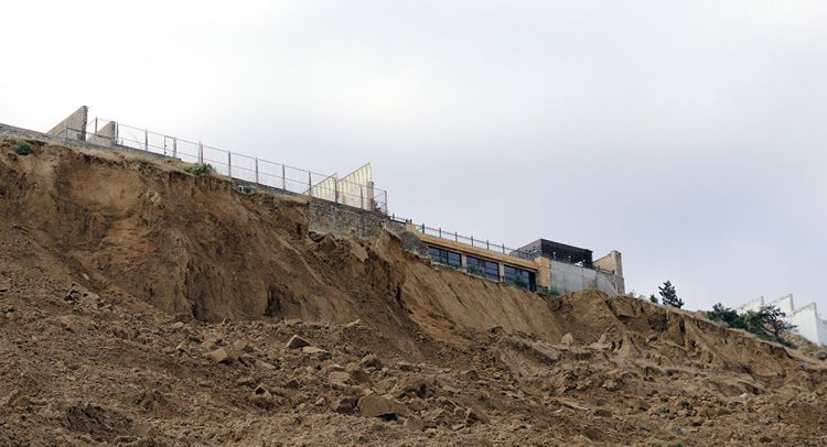 Badamdar sürüşmə zonasında SON VƏZİYYƏT: Evlər sökülür? - RƏSMİ