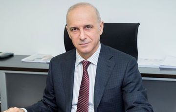 "Azercell" "010" ilə başlayan nömrələri satışa çıxarır