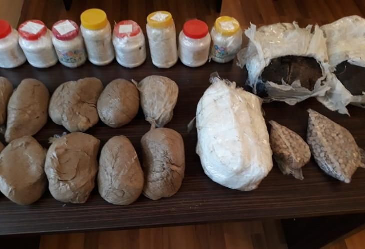 Sərhədçilər meşədə külli miqdarda narkotik aşkarladılar