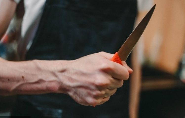 Nalayiq ifadə davaya səbəb oldu: 30 yaşlı kişi bıçaqlandı