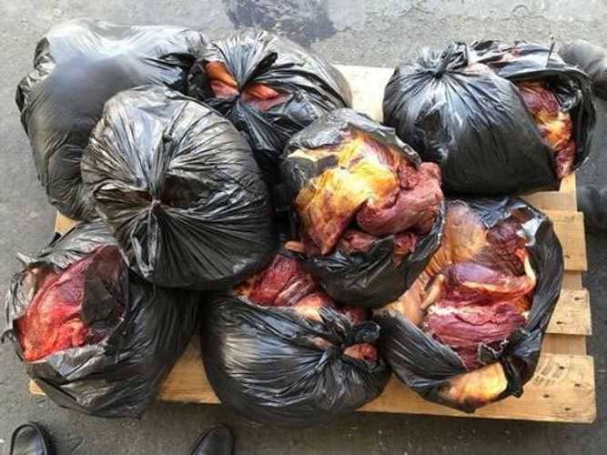 Bakının məşhur bazarında külli miqdarda yararsız ət aşkarlandı  - FOTOLENT