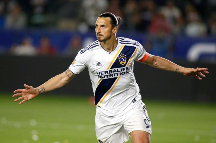 Zlatan İbrahimoviç klub alır