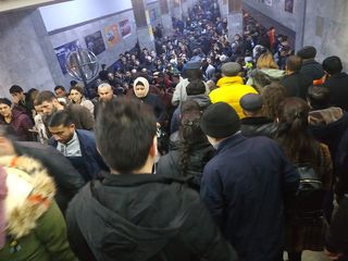 Metroda sıxlıq yarandı - RƏSMİ AÇIQLAMA