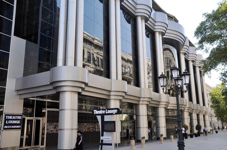 Gənc Tamaşaçılar Teatrında ilin son ayının tamaşaları
