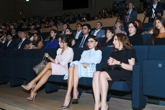 İkinci Nəsimi-şeir, incəsənət və mənəviyyat Festivalı Heydər Əliyev Mərkəzində qala-tamaşa ilə başa çatıb