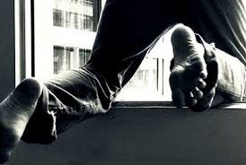 Narkoloji mərkəzdən qaçdı: ayağını sındırdı