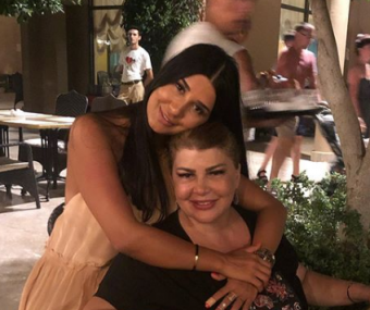 Mətanət İsgəndərli qızı, gəlini və nəvələri ilə - <span style="color:red;">FOTOLAR 