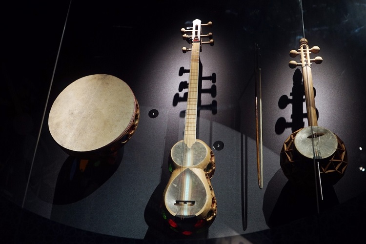 Heydər Əliyev Mərkəzində unikal musiqi alətlərinin sərgisi açılıb