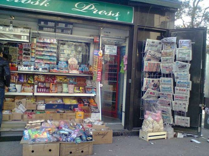 Bakıda köşk yanıb