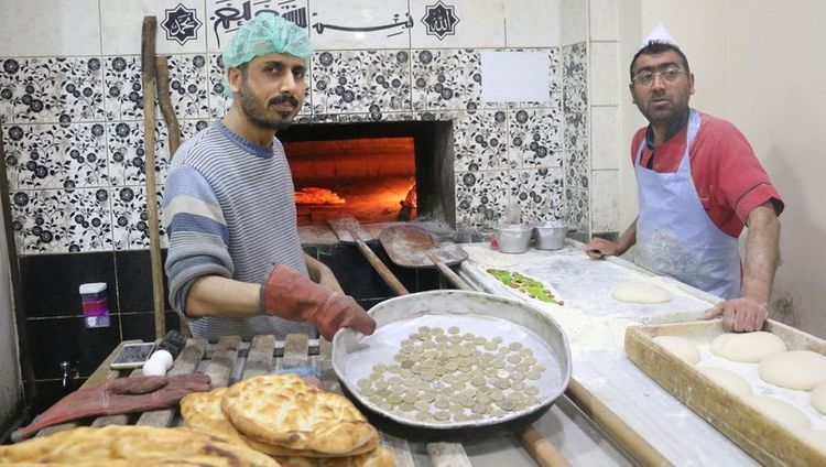Pulları bu cür dezinfeksiya edirlər - Virusa qarşı QEYRİ-ADİ addım