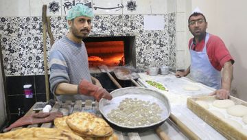 Pulları bu cür dezinfeksiya edirlər - Virusa qarşı QEYRİ-ADİ addım