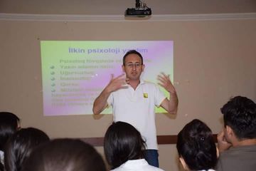 Koronavirusla bağlı azyaşlıları necə məlumatlandıraq? - PSİXOLOQUN TÖVSİYƏLƏRİ