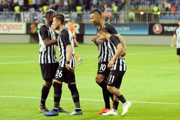 Bu oyunçu "Neftçi"ni tərk edir