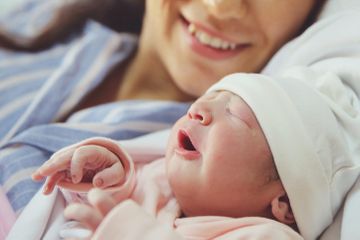 Azərbaycanda doğum sayı mart ayında iki dəfəyə qədər azalıb - RƏSMİ