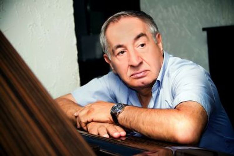 Xalq artisti Faiq Sücəddinov: “Evdə qalmaq mənim üçün çox çətindir...”